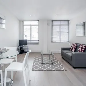  Appartamento Roomspace Serviced Apartments - River House